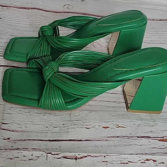 White House Black Market Elegant Green Women's Heeled Sandals SIZE 8 - Picture 10 of 10
